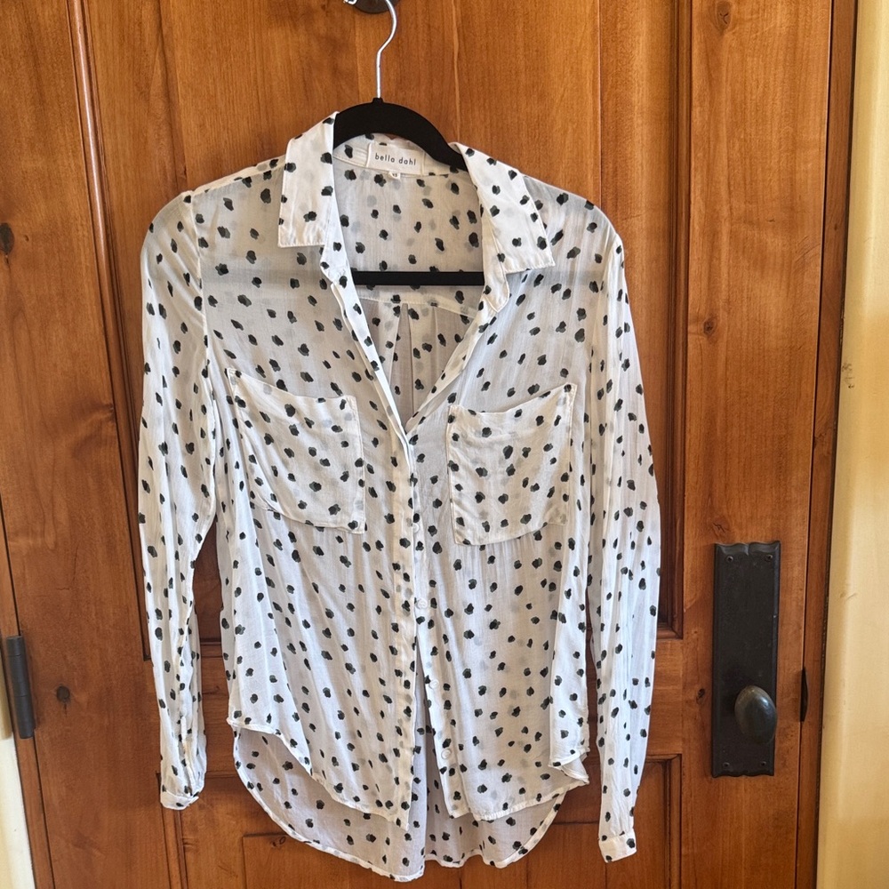 Bella Dahl White Button-Down Shirt with Black Spot Print